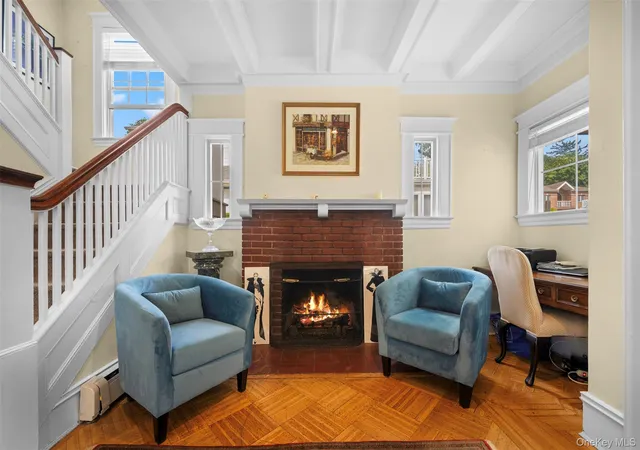 Photo 3 of Sale Pending at 51 Maple Dr, Great Neck, NY 11021 | MLS# 1005336 | Listing updated on 2026-09-08