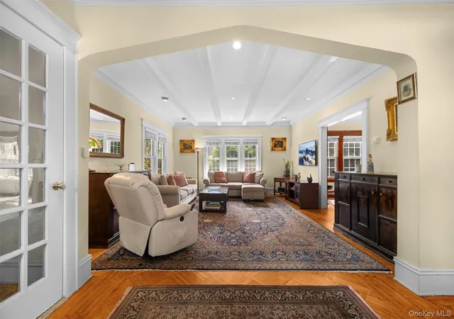 Photo 3 of Sale Pending at 51 Maple Dr, Great Neck, NY 11021 | MLS# 1005336 | Listing updated on 2026-09-08