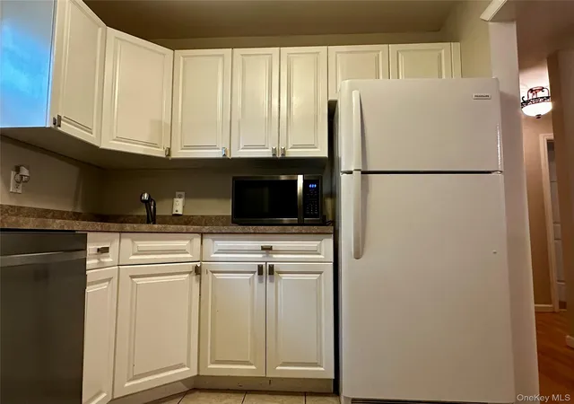 Photo 4 of Sale Pending at 249 Fairharbor Dr #249, Patchogue, NY 11772 | MLS# 1005339 | Listing updated on 2026-08-08