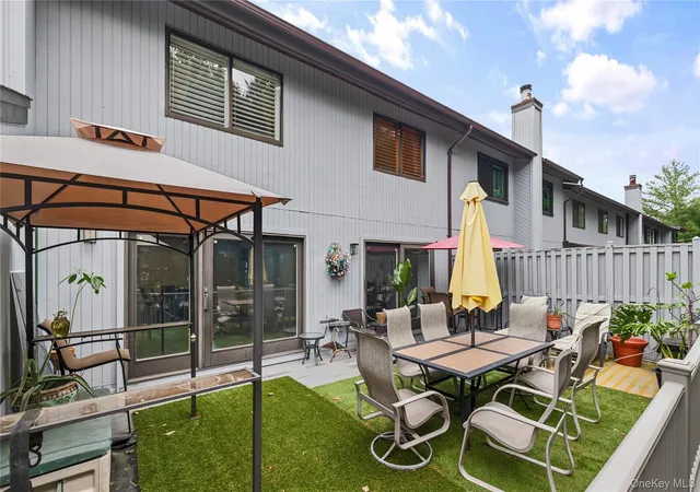 4th image of 83 Foxwood Dr, Oyster Bay, NY 11753 | MLS# 1005359