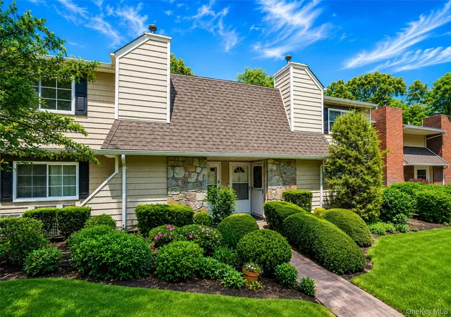 2nd image of 230 Lake Pointe Cir #230, Brookhaven, NY 11953 | MLS# 1005405