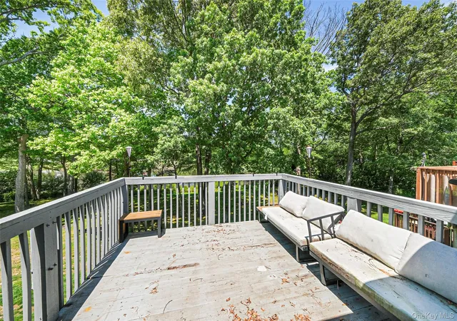 2nd image of 230 Lake Pointe Cir, Brookhaven, NY 11953