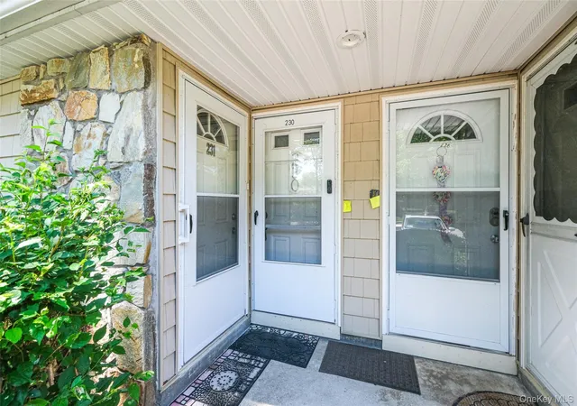 3rd image of 230 Lake Pointe Cir #230, Brookhaven, NY 11953 | MLS# 1005405