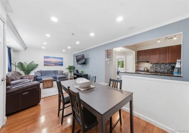 4th image of 230 Lake Pointe Cir #230, Brookhaven, NY 11953 | MLS# 1005405