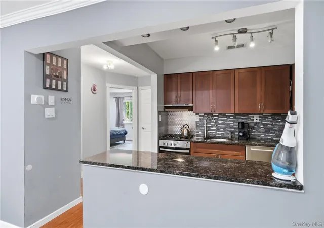5th image of 230 Lake Pointe Cir #230, Brookhaven, NY 11953 | MLS# 1005405