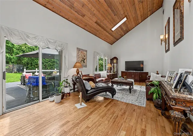 Photo 3 of Single family home for sale at 26 Mandy Ln, Putnam Valley, NY 10541 | MLS# 1005418 | Listing updated on 2026-08-15