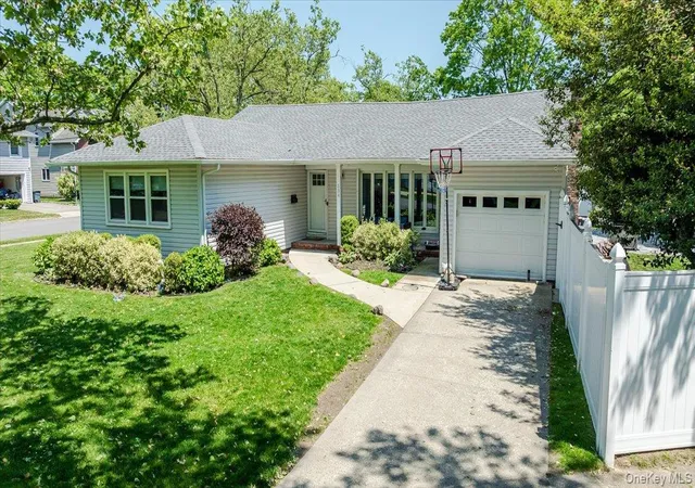 2nd image of 534 Allen Rd, Hempstead, NY 11598 | MLS# 1005428