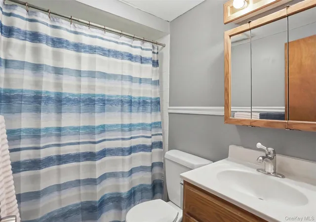 Homes for sale in Newburgh, NY | 1903 Parr Lake Drive, Newburgh, NY 12550 | Houzeo