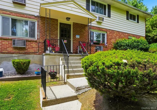 Homes for sale in Newburgh, NY | 1903 Parr Lake Dr, Newburgh, NY 12550