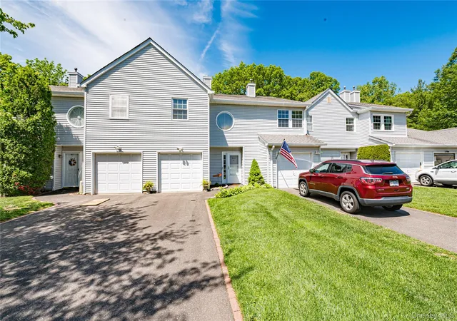 2nd image of 806 Sara Cir, Port Jefferson Station, NY 11776 | MLS# 1005444