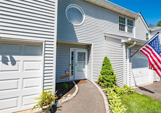 4th image of 806 Sara Cir, Port Jefferson Station, NY 11776 | MLS# 1005444