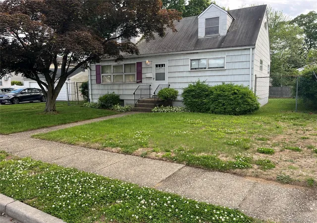 1st image of 497 Maryann Ln, West Hempstead, NY 11552 | MLS# 1005471