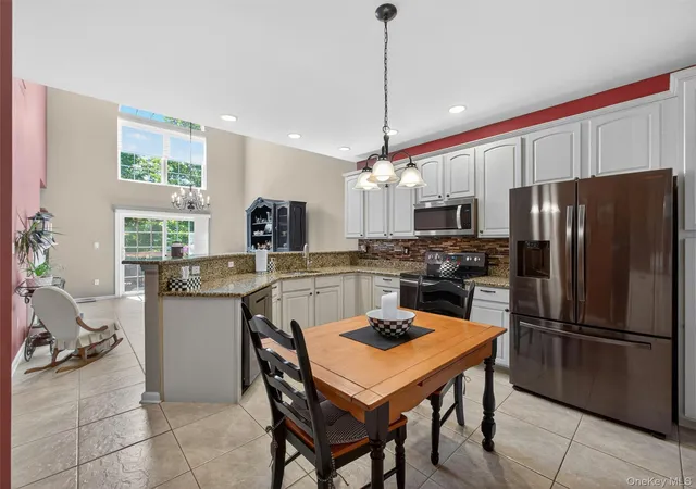 Photo 4 of Single family home for sale at 5 Holly Ct, Tuxedo, NY 10987 | MLS# 1005489 | Listing updated on 2026-10-08
