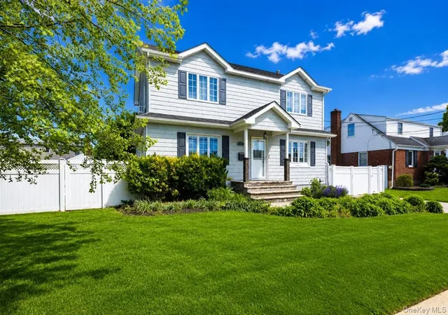 2nd image of 140 Euclid Ave, Massapequa, NY 11758 | MLS# 1005514