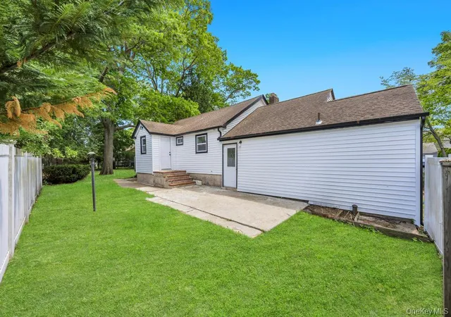 4th image of 5 Radford Rd, Lake Grove, NY 11755 | MLS# 1005530