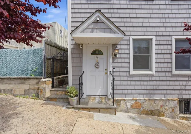 3rd image of 96 Wakefield Ave, Yonkers, NY 10704 | MLS# 1005536