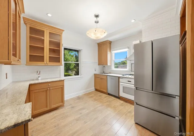 5th image of 96 Wakefield Ave, Yonkers, NY 10704 | MLS# 1005536