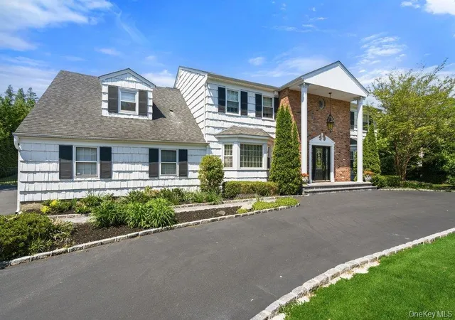 2nd image of 119 Plainview Rd, Woodbury, NY 11797 | MLS# 1005538