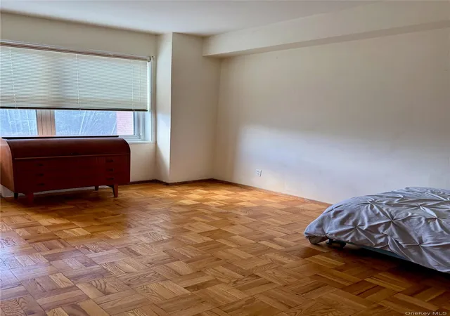 2nd image of 900 Palmer Rd, Yonkers, NY 10708