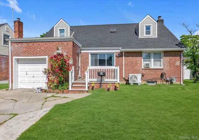 Photo 1 of Single family home for sale at 34 Newburgh St, Hempstead, NY 11003 | MLS# 1005557 | Listing updated on 2026-08-29