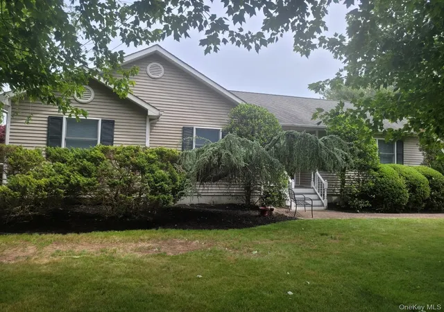 Homes for sale in Riverhead, NY | 312 Riley Ave, Riverhead, NY 11933 | MLS# 1005568
