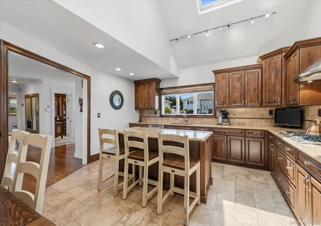 5th image of 41 Jefferson Pl, Massapequa, NY 11758 | MLS# 1005577