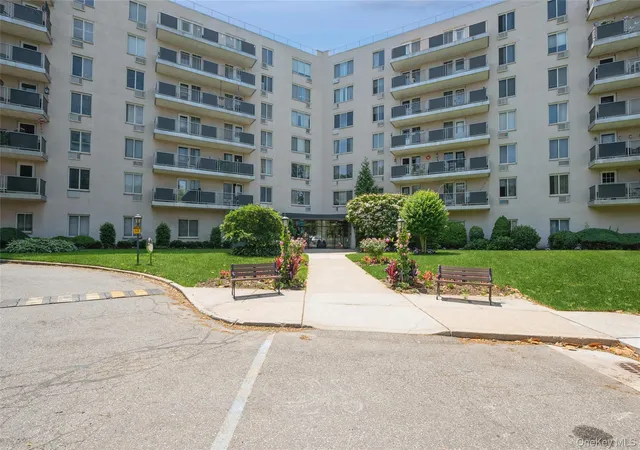 Homes for sale in Hempstead, NY | 135 Post Ave #4C, Hempstead, NY 11590 | MLS# 1005598