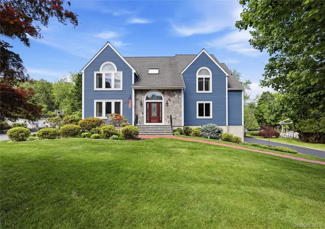 Photo 1 of Single family home for sale at 3093 Ferncrest Dr, Yorktown, NY 10598 | MLS# 1005616 | Listing updated on 2026-10-08