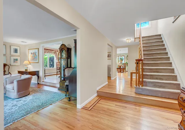 Photo 4 of Sale Pending at 54 Sandy Holw Dr, Smithtown, NY 11787 | MLS# 1005651 | Listing updated on 2026-07-02