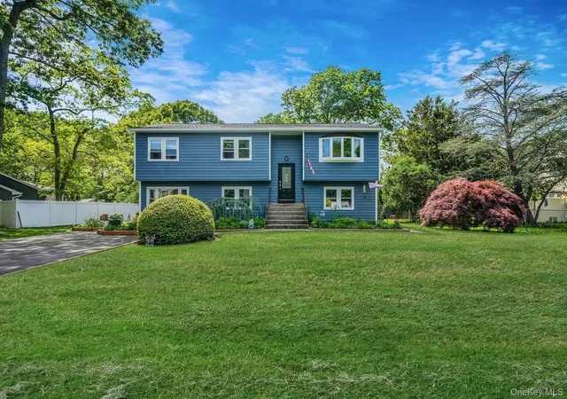 2nd image of 489 Carnation Dr, Shirley, NY 11967 | MLS# 1005667