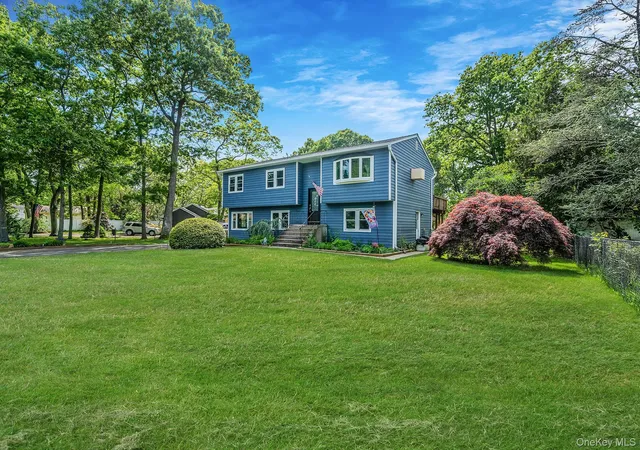 3rd image of 489 Carnation Dr, Shirley, NY 11967 | MLS# 1005667