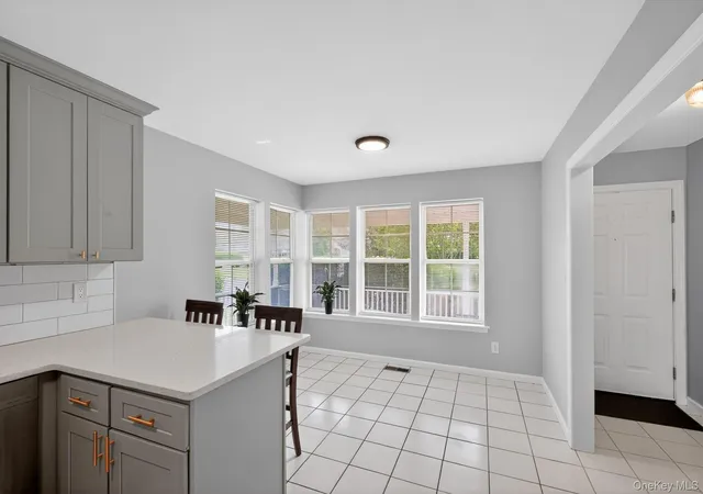 5th image of 1 Summerfield Cir, Central Islip, NY 11722 | MLS# 1005670