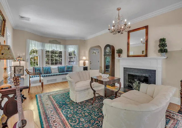 3rd image of 58 Makamah Rd, Northport, NY 11768 | MLS# 1005684