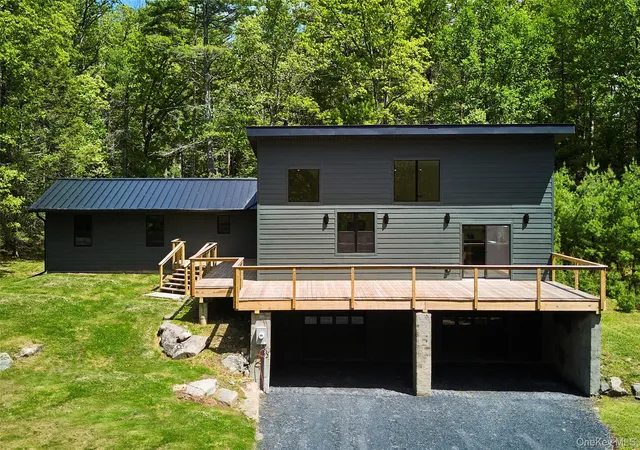 Photo 2 of Single family home for sale at 9 Curtis Rd, Highland, NY 12732 | MLS# 1005685 | Listing updated on 2026-09-25