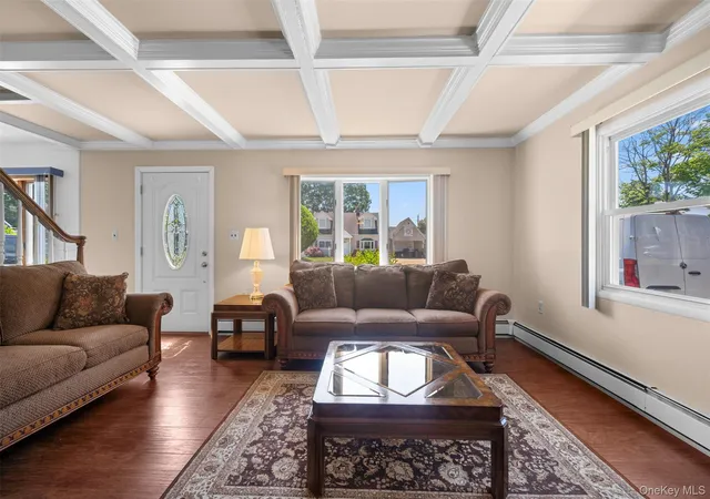 3rd image of 11 Balsam Ln, Hempstead, NY 11756 | MLS# 1005689
