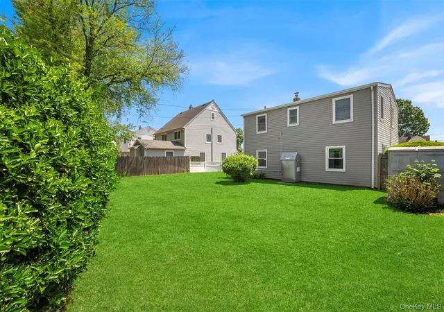 35th image of 11 Balsam Ln, Hempstead, NY 11756 | MLS# 1005689