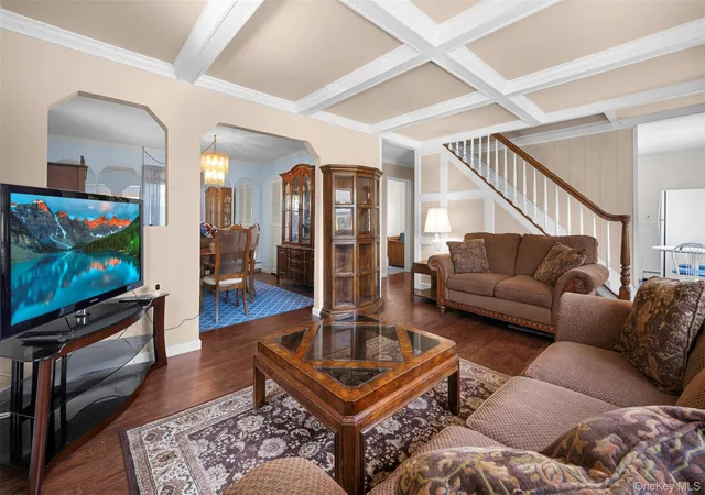 5th image of 11 Balsam Ln, Hempstead, NY 11756 | MLS# 1005689