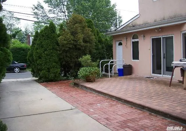 2nd image of 48 Orchard Beach Blvd, North Hempstead, NY 11050 | MLS# 1005746