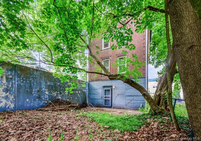 2nd image of 299 Tompkins Ave, Yonkers, NY 10703 | MLS# 1005749