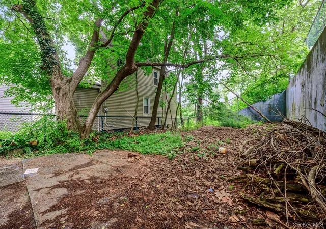 3rd image of 299 Tompkins Ave, Yonkers, NY 10703 | MLS# 1005749