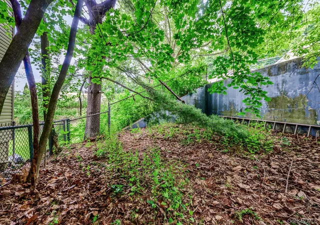 4th image of 299 Tompkins Ave, Yonkers, NY 10703 | MLS# 1005749