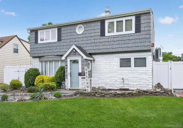 2nd image of 1438 Harding St, Hempstead, NY 11710 | MLS# 1005751