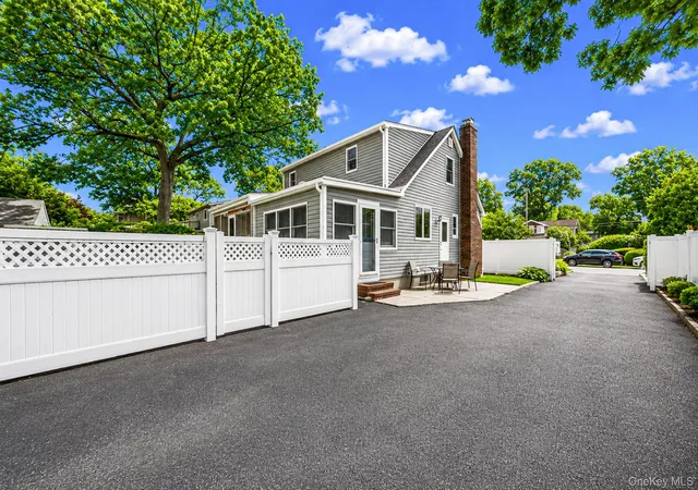 5th image of 1905 Park Ave, Hempstead, NY 11554 | MLS# 1005752