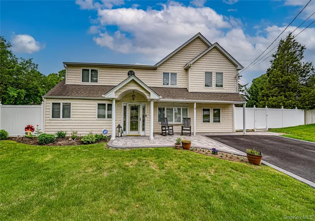 1st image of 4 Country Greens Dr, Holtsville, NY 11742 | MLS# 1005760