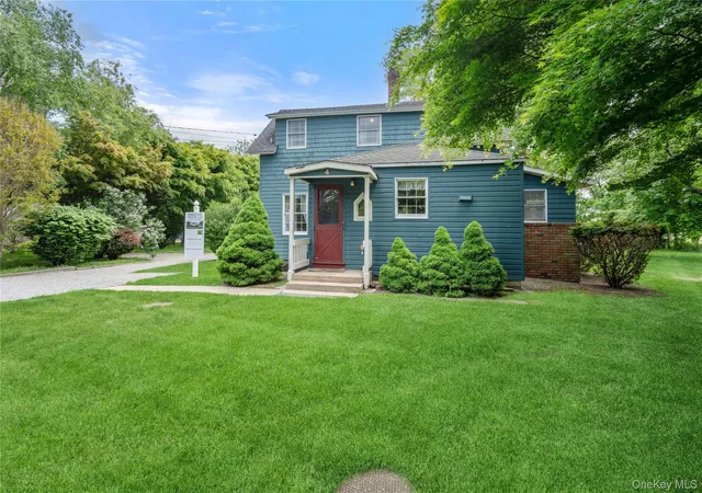 2nd image of 4 Russett Ln, Great River, NY 11739 | MLS# 1005761