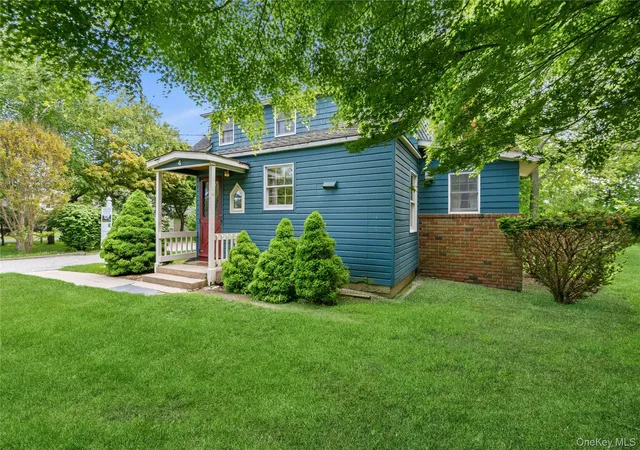 3rd image of 4 Russett Ln, Great River, NY 11739 | MLS# 1005761