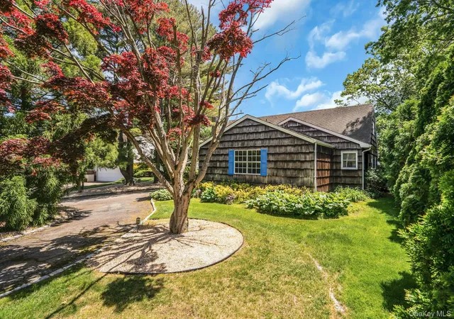 4th image of 27 Arcadia Dr, Dix Hills, NY 11746 | MLS# 1005772