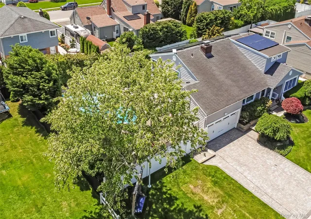 2nd image of 9 W Orlando St, Massapequa, NY 11758 | MLS# 1005785
