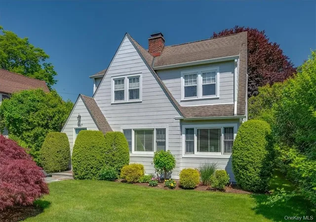 Photo 1 of Sale Pending at 367 Old Mamaroneck Rd, White Plains, NY 10605 | MLS# 1005795 | Listing updated on 2026-07-07