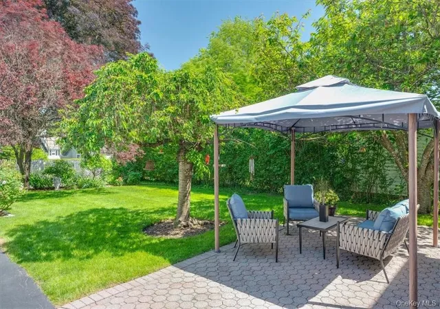 Photo 3 of Sale Pending at 367 Old Mamaroneck Rd, White Plains, NY 10605 | MLS# 1005795 | Listing updated on 2026-07-07